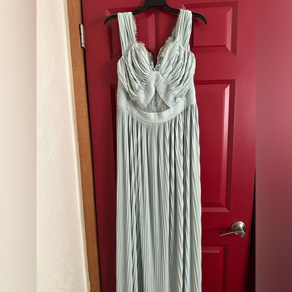 ASOS DESIGN CURVE PREMIUM LACE AND PLEAT BARDOT MAXI DRESS - SAGE GREEN - Picture 2 of 5